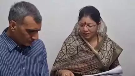 साजा: खण्डसरा में शराब दुकान खोलने को लेकर स्कूली छात्र-छात्राएं एवं  सैकड़ो महिलाओं ने कलेक्टर को सौंपा ज्ञापन#Jansamasya