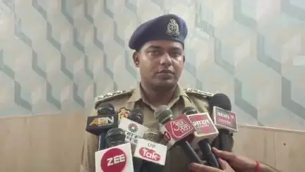 मंझनपुर: मंझनपुर थाना क्षेत्र में युवती ने प्रेम प्रसंग में खाया जहरीला पदार्थ, वीडियो वायरल, सीओ बोले- तहरीर प्राप्त नहीं हुई