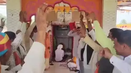 सीहोर: जिले रामाखेड़ी में अच्छी बरसात के लिए किसानों ने हनुमान मंदिर में की पूजा और भंडारा