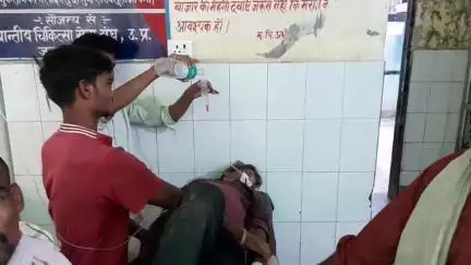 मैनपुरी: भोगांव क्षेत्र में घर में कहासुनी के बाद व्यक्ति ने खाया जहरीला पदार्थ, जिला अस्पताल में उपचार जारी