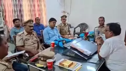 मधुबन: मधुबन के एसडीएम ने अपने कार्यालय में बकरीद को लेकर बैठक की, शासन की गाइडलाइन की जानकारी दी