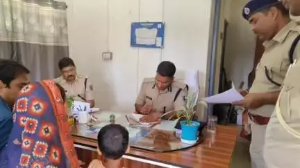 जलालपुर: कोपा थाना परिसर में एसएसपी डॉक्टर कुमार आशीष ने की जनसुनवाई
