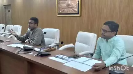 सासाराम: सासाराम के डीआरडीए सभागार में स्वच्छता के संबंध में बैठक आहूत की गई