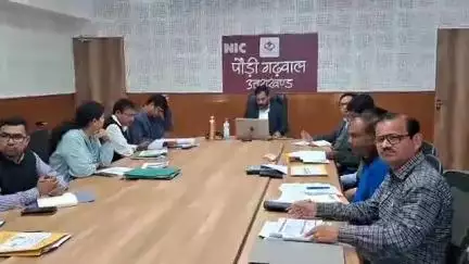 पौड़ी: जिलाधिकारी डॉ. आशीष चौहान ने एनआईसी कक्ष में जल जीवन मिशन व स्वच्छता की समीक्षा बैठक ली, दिए आवश्यक निर्देश