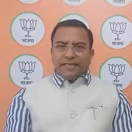 शिमला शहरी: प्रदेश महामंत्री त्रिलोक कपूर ने कहा, अस्पतालों में पर्ची पर मरीजों से ₹10 शुल्क लेकर सरकार जनता पर डाल रही बोझ