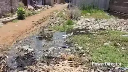 कर्वी: कर्वी के अग्रसेन नगर वार्ड में रोड,नाली न बनी होने पर जल भराव की समस्या से मोहल्ले वासी परेशान #jansamasya