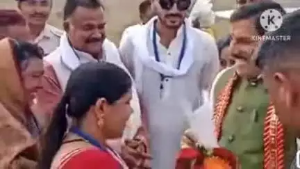 बांधवगढ़: मुख्यमंत्री का संजय गांधी ताप विद्युत गृह हेलीपैड पर किया गया स्वागत