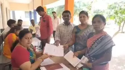 మెదక్: భూ సమస్యల పరిష్కారానికి రెవెన్యూ సదస్సులు : తహశీల్దార్ రజనీకుమారి