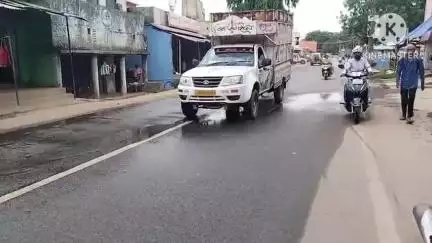 घाघरा: घाघरा पूर्व वीडियो हाल के समीप नाली का गंदा पानी सड़क पर बहने से लोग परेशान,ग्रामीण बंद कराने का किया मांग #jansamasya