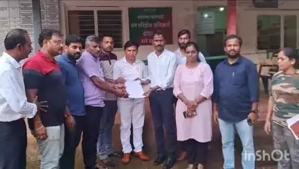 दोडामार्ग: हत्ती पकड मोहीम राबवण्याच्या मागणीचे प्रविण गवस यांचे वनविभाग कार्यालयातील उपोषण लेखी आश्वासनानंतर मागे