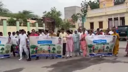 राजगढ़: राजगढ में रन फॉर एनवायरनमेंट अभियान के तहत दौड़ को एसडीएम ने नगरपालिका राजगढ़ से हरी झंडी दिखाकर किया रवाना