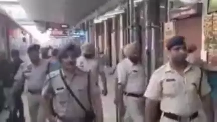 अम्बाला: जम्मू रेलवे स्टेशन को बम से उड़ाने की धमकी के बाद अम्बाला रेलवे स्टेशन पर चलाया गया चेकिंग अभियान
