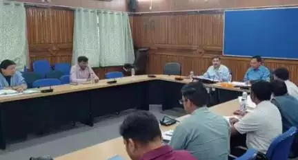 चम्पावत: जिला सहकारी विकास समिति की बैठक कलेक्ट्रेट सभागार में संपन्न, ग्रामीण विकास में सहकारिता को बनाएंगे मजबूत कड़ी