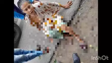 গঙ্গারামপুর: কালীতলায় আত্মীয়র বাড়ি বেড়াতে এসে রাস্তা পারাপার হওয়ার সময়  গাড়ির ধাক্কায় আহত বৃদ্ধা