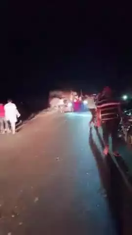 नौगढ़: छोटकी फुलवरिया के पास अनियंत्रित बाइक सवार ने युवक को मारी टक्कर, युवक की हालत गंभीर व बाइक सवार की हुई मौत