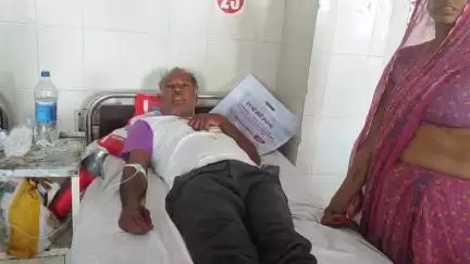 झालरापाटन: मंडावर के कोतला घट्टी में रंजिश के चलते बाइक पर जा रहे व्यक्ति के साथ दो लोगों ने की मारपीट, अस्पताल में भर्ती