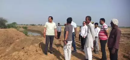 कौंच: ग्राम सतोह में नून नदी के दोनों किनारे वृक्षारोपण महाअभियान का आयोजन, डीएम ने निरीक्षण कर अधिकारियों को दिए निर्देश
