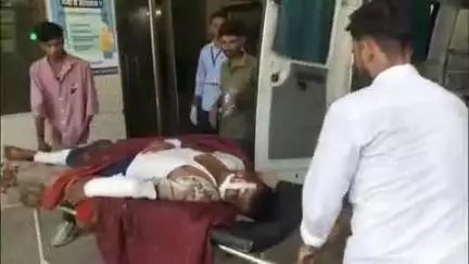 अरैन: सड़क दुर्घटना में बाइक सवार युवक विश्राम जोगी गंभीर रूप से घायल, अराई थाना क्षेत्र के शंकरपुरा से किया अजमेर JLN रेफर