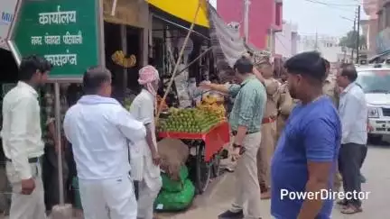 पटियाली: पटियाली कस्बा में नगर पंचायत ने अतिक्रमण हटाने और पॉलीथिन प्रतिबंध के लिए चलाया अभियान, दी चेतावनी
