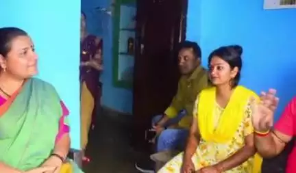 चास: केलियाडाबर में शादी समारोह में कांग्रेस विधायक श्वेता सिंह और भाजपा जिला अध्यक्ष एक साथ दिखे, तस्वीर वायरल