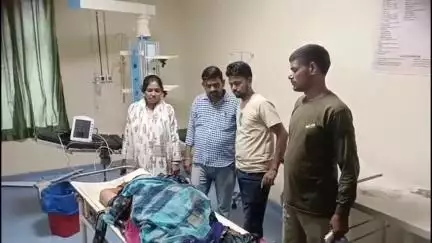 रंका: रंका NH-343 लरकोरिया में सड़क के गड्ढे में बाइक गिरने से महिला की मौत
