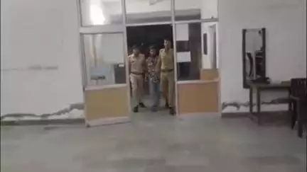 लाडपुरा: नांता पुलिस ने थाना क्षेत्र में गश्त के दौरान तेज धारदार बटनदार चाकू के साथ 2 आरोपियों को किया गिरफ्तार