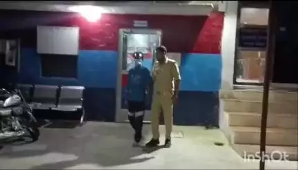 लक्सर: सुल्तानपुर क्षेत्र के सुनील कुमार पुत्र केशवराम को 5 लीटर कच्ची शराब के साथ पुलिस ने नशा तस्कर के रूप में किया गिरफ्तार