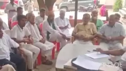 हसपुरा: बकरीद पर्व को लेकर हसपुरा थाना परिसर में शांति समिति की हुई बैठक, बीडीओ सहित कई जनप्रतिनिधि व गणमान्य लोग हुए शामिल