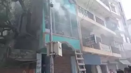 जगदीशपुर: गुरहट्टा चौक के पास एक घर में खाना बनाने के दौरान गैस सिलेंडर में लीकेज से लगी आग, सिलेंडर हुआ ब्लास्ट; 3 लोग घायल