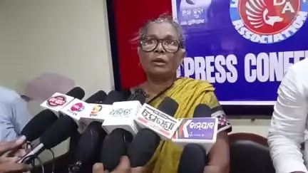 ଟିଟିଲାଗଡ: ବୁଢ଼ାବାହାଲ ସରପଞ୍ଚଙ୍କ ବିରୋଧରେ ଅନାସ୍ଥା ପ୍ରସ୍ତାବ ଘଟଣା, ସାମ୍ବାଦିକ ଭବନରେ ପ୍ରତିକ୍ରିୟା ରଖିଲେ ସରପଞ୍ଚ