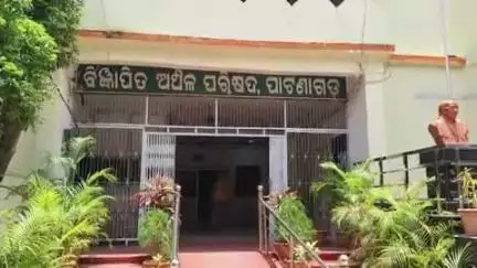 ପାଟଣାଗଡ: ଧୂମାଭଟ୍ଟା ଛକ ନିକଟରେ ଥିବା ଶୌଚାଳୟ କାର୍ଯ୍ୟକ୍ଷମ ହୋଇ ନଥିବା ନେଇ ଅସନ୍ତୋଷ ପ୍ରକାଶ କଲେ ଅଞ୍ଚଳବାସୀ #jansamasya