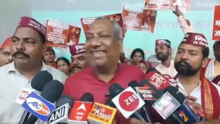 झांसी: झांसी पहुंचे कैबिनेट मंत्री संजय निषाद ने कहा- भाजपा बड़ा भाई है, छोटे का ख्याल रखती है, 2027 में पता चलेगा