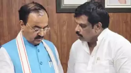 गोंडा: मेहनौन के BJP MLA विनय द्विवेदी ने उपमुख्यमंत्री केशव प्रसाद मौर्य से मुलाकात कर खरगूपुर को विकासखंड बनाने की मांग की