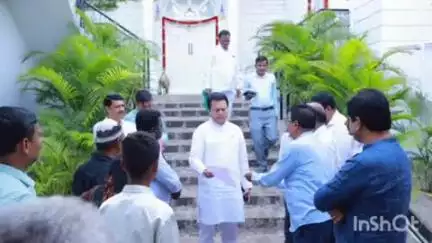 लातूर: माजी मंत्री आमदार अमित देशमुख यांनी बाभळगाव येथे  घेतली पदाधिकारी, कार्यकर्ते व नागरिकांची भेट