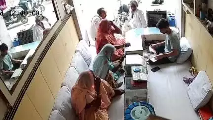 मंदसौर: सदर बाजार में सर्राफा व्यापारी के यहां 3 महिलाओं ने सोने का कांटा गायब किया, CCTV में कैद