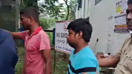 হেমতাবাদ: হেমতাবাদ সদর এলাকা থেকে দুই লটারি বিক্রেতাকে গ্রেপ্তার করল ডিইবি