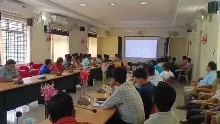 সাব্রুম: সাব্রুম মহকুমা প্রশাসনের উদ্যোগে সাব্রুম নগর পঞ্চায়েতের কনফারেন্স হলে এক বিশেষ সচেতনতামূলক শিবির অনুষ্ঠিত হয়