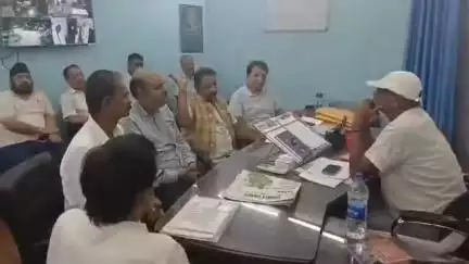 आदित्यपुर गम्हरिया: जियाडा भवन में इसरो के प्रतिनिधिमंडल ने विद्युत अधीक्षण अभियंता से मिलकर आदित्यपुर औद्योगिक क्षेत्र पर की चर्चा
