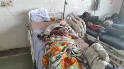 झालरापाटन: मंडावर के ठुंगनी गांव के पास सड़क किनारे बाइक पर बैठे व्यक्ति को तेज बाइक ने मारी टक्कर, व्यक्ति घायल