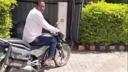 मालेगाव: शिरपूर जाधव पेट्रोल पंप येथे सुविधादेचा  अभाव नागरिक त्रस्त सामाजिक कार्यकर्ते बाविस्कर# Jansamasya