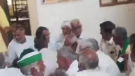 चांदपुर: भारतीय किसान यूनियन के राजनीतिक संगठन की महा पंचायत में चांदपुर में किसानों ने बिजली आपूर्ति और उर्वरक वितरण पर रखी मांग