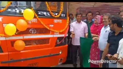 पटियाली: गंजडुंडवारा से आगरा के लिए नई रोडवेज बस सेवा हुई चालू, क्षेत्रीय विधायक और एआरएम ने दिखाई हरी झंडी