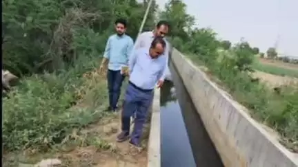 तोशाम: तोशाम एसडीएम डॉ. नैन ने ड्रेन का निरीक्षण कर सफाई कार्यों का जायजा लिया