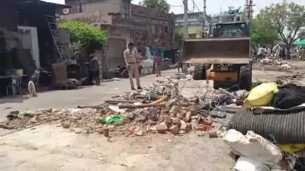 लाडपुरा: कोटा में अतिक्रमण विभाग ने रंगपुर पुलिया से मुख्य सड़क तक हटाया अतिक्रमण, पुलिस जाप्ता भी मौजूद
