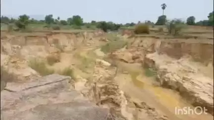 అశ్వారావుపేట: చంద్రగొండమండలం సీతాగూడెం గ్రామంలోని వెంగళరాయ సాగర్ ప్రాజెక్టు అలుగు,చెరువు మరమ్మత్తుల నిర్మాణ పనులకు శంకుస్థాపన చేసినMLA