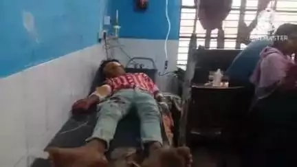 अलौली: अलौली बखरी पथ पर सड़क दुर्घटना में तीन लोग जख्मी, खगड़िया रेफर