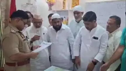 अमरोहा: बकरीद के त्यौहार पर सुविधाओं को लेकर डीएम और एसपी से मिले मुस्लिम कमेटी के लोग