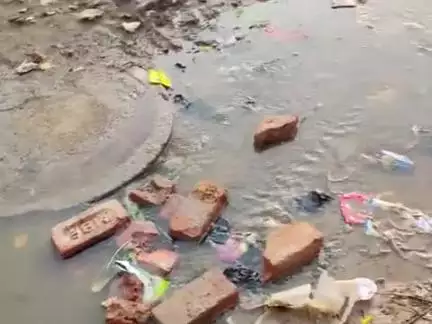 new Islam Nagar Gali Number 28 Kuba masjid siver se pani nikal raha h Eid ka tame hword no 77