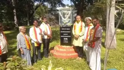 ಚಾಮರಾಜನಗರ: ನಗರದಲ್ಲಿ ನಾಲ್ವಡಿ ಕೃಷ್ಣರಾಜ ಒಡೆಯರ್ ಜನ್ಮ ದಿನಾಚರಣೆ