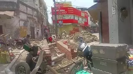 जनता का कहना है इस बन रही पुलिया में लग रहा है मसाले की जांच जिला अधिकारी द्वारा हो तो काम अच्छा होगा